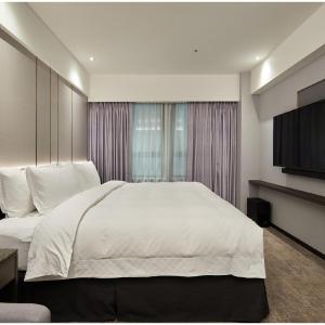 Executive Queen Room