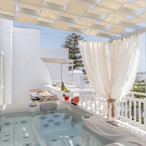 Queen Suite with Sea View
