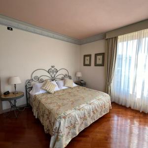 Deluxe Double or Twin Room with Lake View