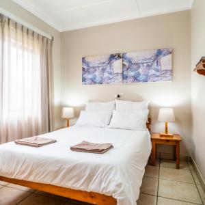  4 Sleeper Beach House (1 bedroom sea v)