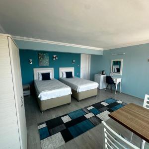 Standard Twin Room with Sea View