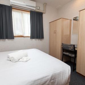 Family Cabin (2 Bedroom)