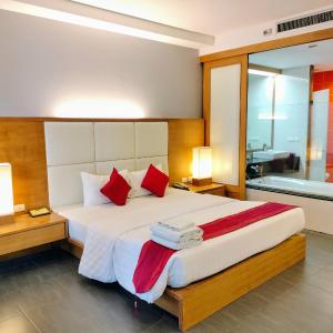 Seaside Deluxe Room with Bathtub