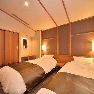 Suite with River View - Non-Smoking