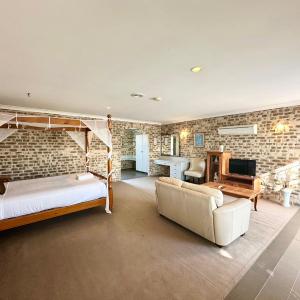 Suite with Spa Bath