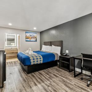 King Room - Non-Smoking