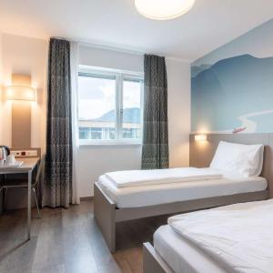 Standard Double Room with Two Single Beds