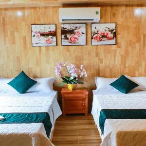 Deluxe Double or Twin Room with Mountain View