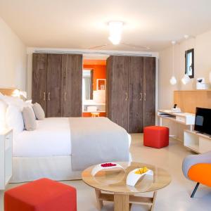 Deluxe Double Room with Garden View