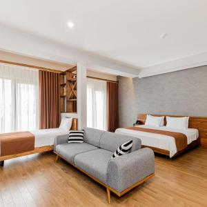 Triple Studio with Garden View