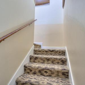 Two Story Townhouse Style King Suite - Jacuzzi