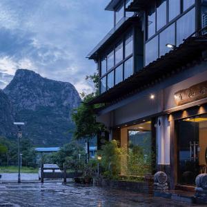 Double Room with Mountain View