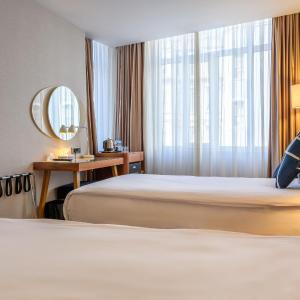 Standard Twin Room with City View