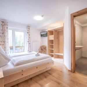 Double Room with Lake View