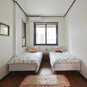 Standard Twin Room B