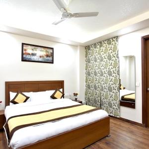Deluxe Double Room (2 Adults + 1 Child)