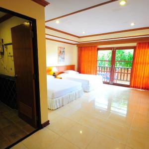 Deluxe Queen Room with Two Queen Beds