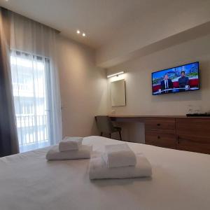 Deluxe Double or Twin Room with City View