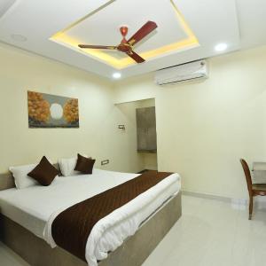 Deluxe Room (2 Adults + 1 Child)