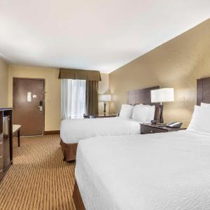 Double Room with Two Double Beds - Non-Smoking
