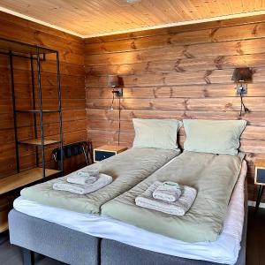 Cottage with Loft (6 Adults)