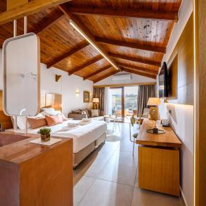 Deluxe Double Room with Outdoor Spa Hydromassage