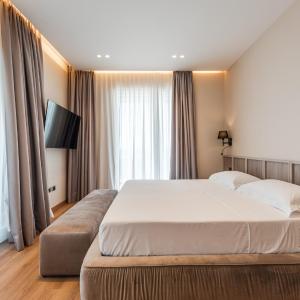 Deluxe Suite with Sea View