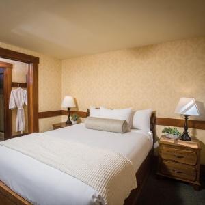 Deluxe Chalet – 2 Bedroom, 2 Bathroom