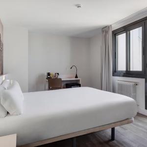 Double or Twin Room with Terrace