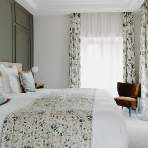 Deluxe Room with Air-Conditioning