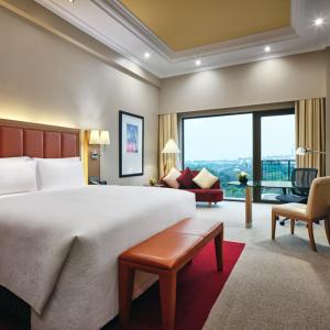 Classic King Room with Garden View