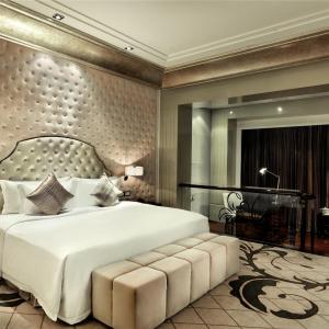 Chateau Premier King Room