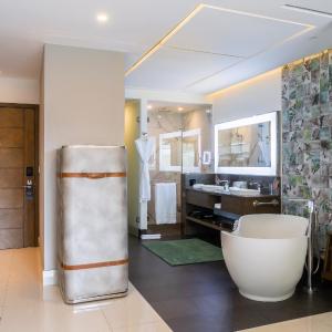 Junior Suite 2 Queen Beds