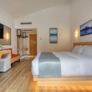 Queen Room City View 