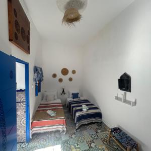 Economy Triple Room with Shared Bathroom