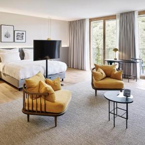 Goldberg Suite with balcony