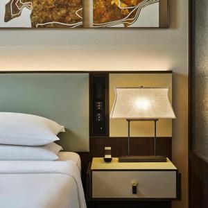 Deluxe King Room with Garden View