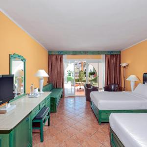Azur Garden Room
