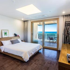 Deluxe Double Room with Sea View