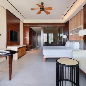 King Room with City View - Smoking