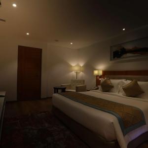Deluxe King Room - Non-Smoking