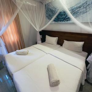 Apartment with Pool View (Free Airport Pickup for Stays over 21 Nights)
