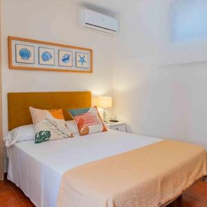 Single Room with Private Bathroom
