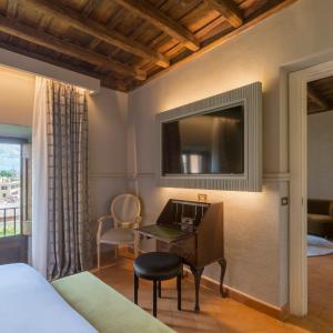Suite with Garden View
