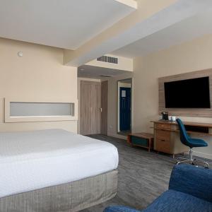 Premium King Room with City View