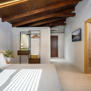 Suite with Pool & Sea View & Balcony