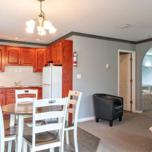 One-Bedroom Deluxe Apartment