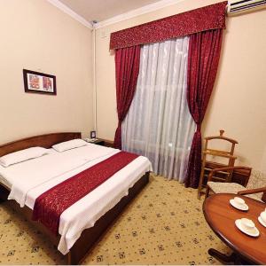 Double or Twin Room with Shower