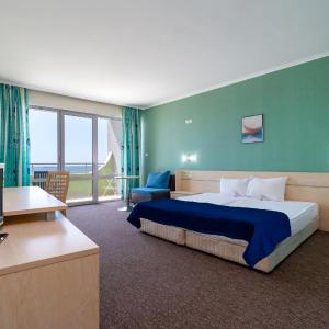 Double or Twin Room with Sea View