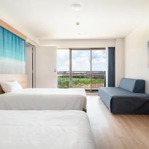 Connecting Room